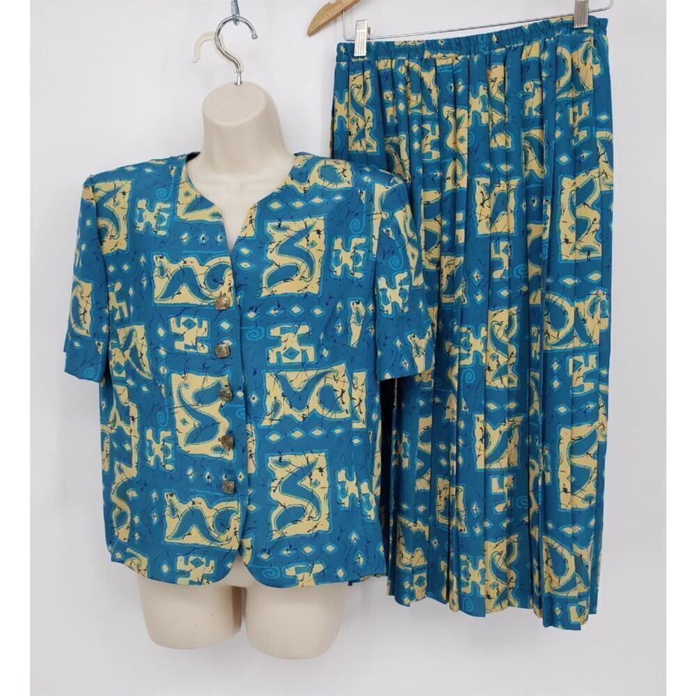 Vintage Leslie Fay Short Sleeve Skirt Set Pleated Midi Button Blouse